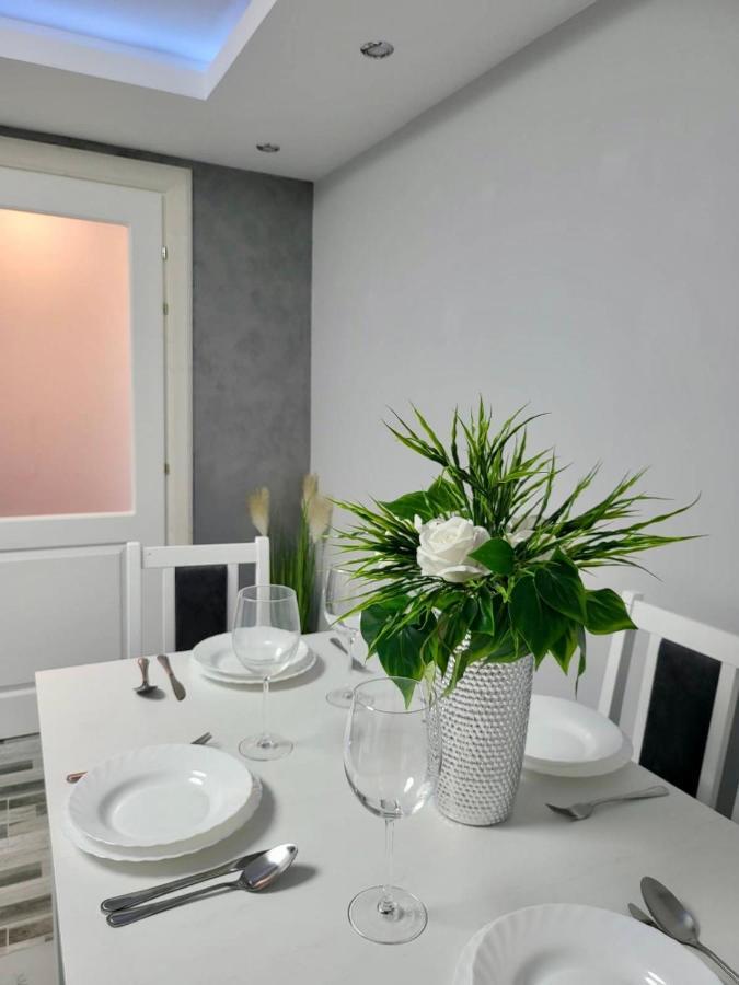Studio DeLux Giurgiu Buitenkant foto