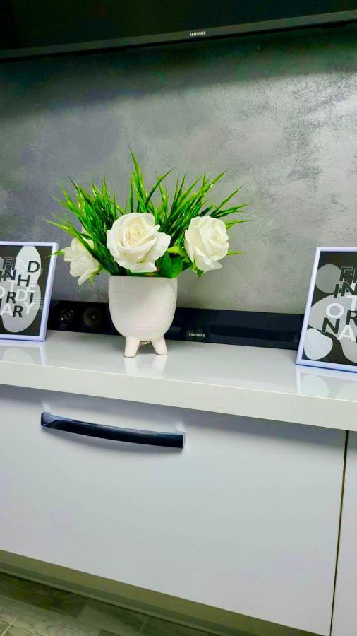 Studio DeLux Giurgiu Buitenkant foto